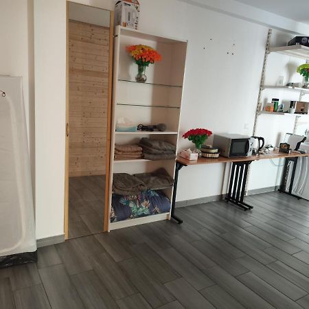 Erdgeschoss Wohnung Nahe Flughafen Вена Экстерьер фото
