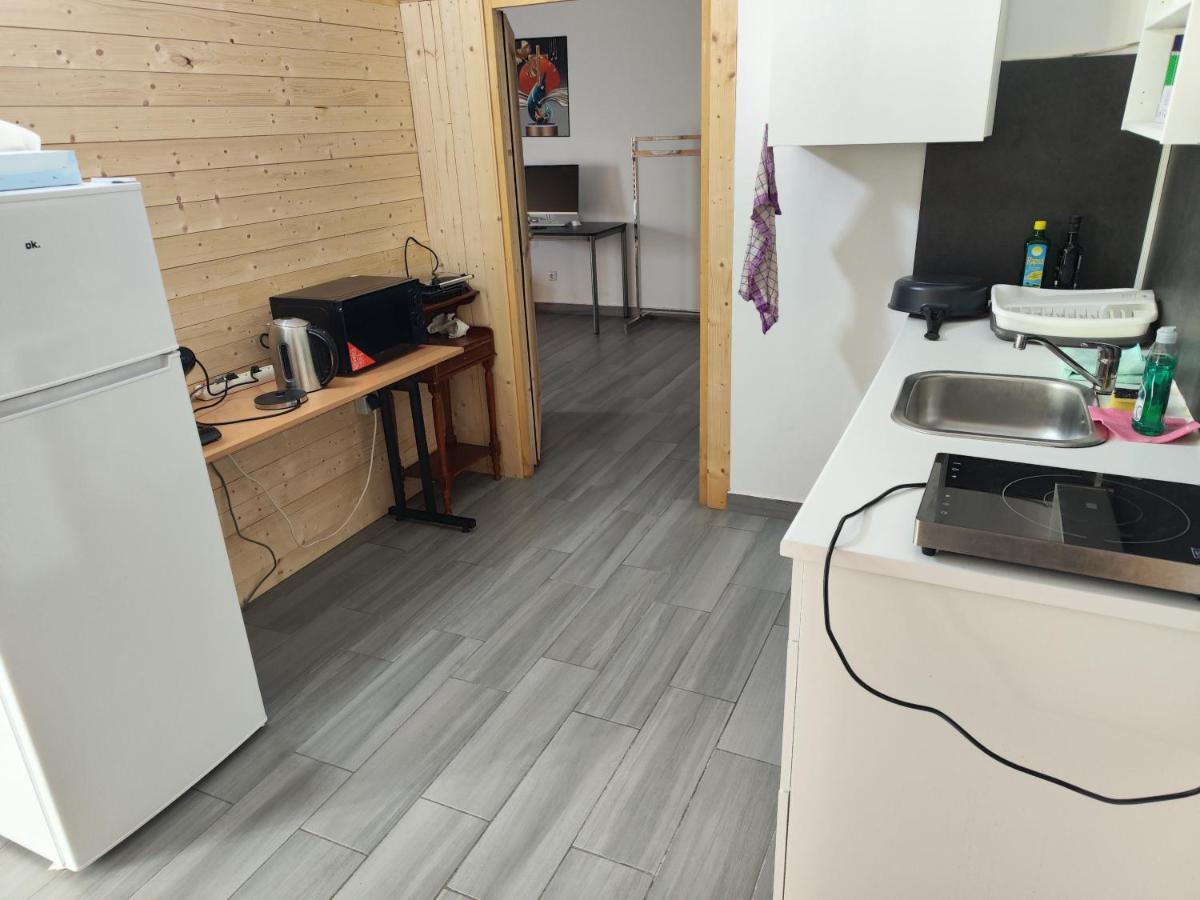 Erdgeschoss Wohnung Nahe Flughafen Вена Экстерьер фото