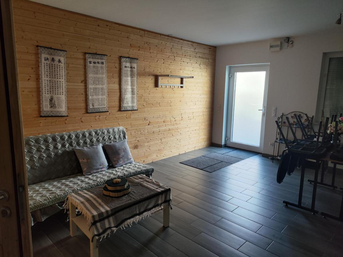 Erdgeschoss Wohnung Nahe Flughafen Вена Экстерьер фото